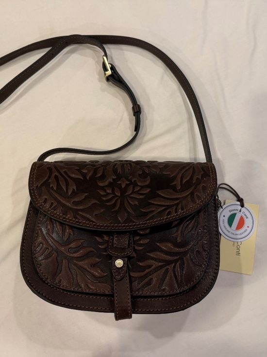 Handbags - Gianni Conti Italian Leather Crossbody Saddle